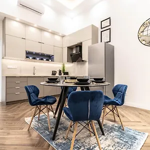 Apartment Assea Elegant With 2 Bedroom In Downtown, Budapest